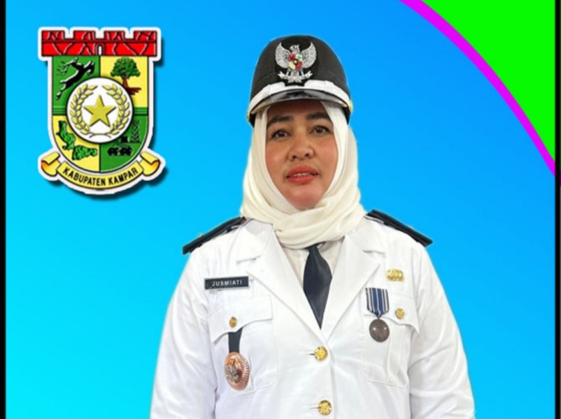 Pj Kades Pandau Jaya Jusmiati Tak Peduli Sampah Sudah Menggunung dan Membusuk Di Jalan Raya Pasir Putih