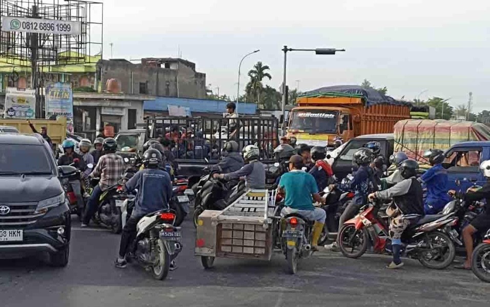 Misteri Lampu Merah Mati di Simpang Panam: Ada Dugaan Ulah Kelompok Preman Terorganisir