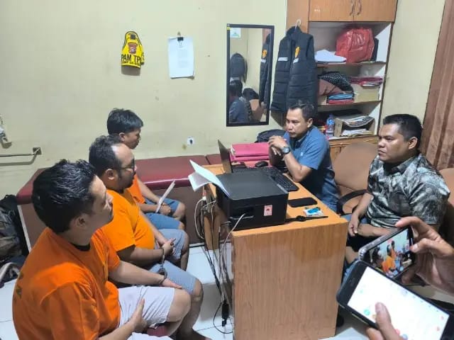 Polisi Bongkar Investasi Bodong Mobil di Pekanbaru, Ratusan Korban Tertipu Termasuk Ustad di Kampar
